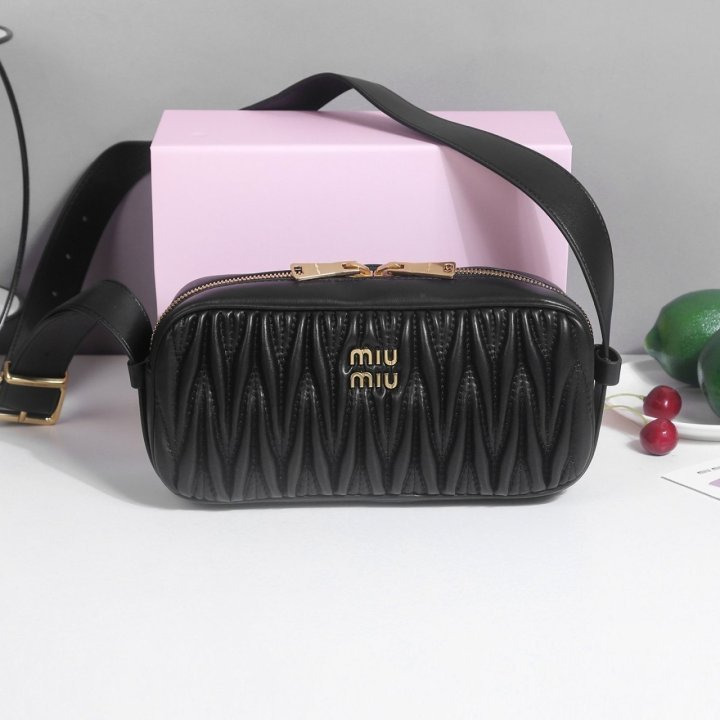 MU 미우미우 마테라세 숄더백 