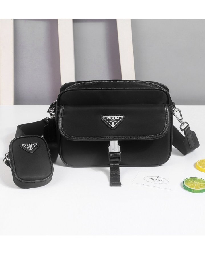 PD 프라다 크로스백 
