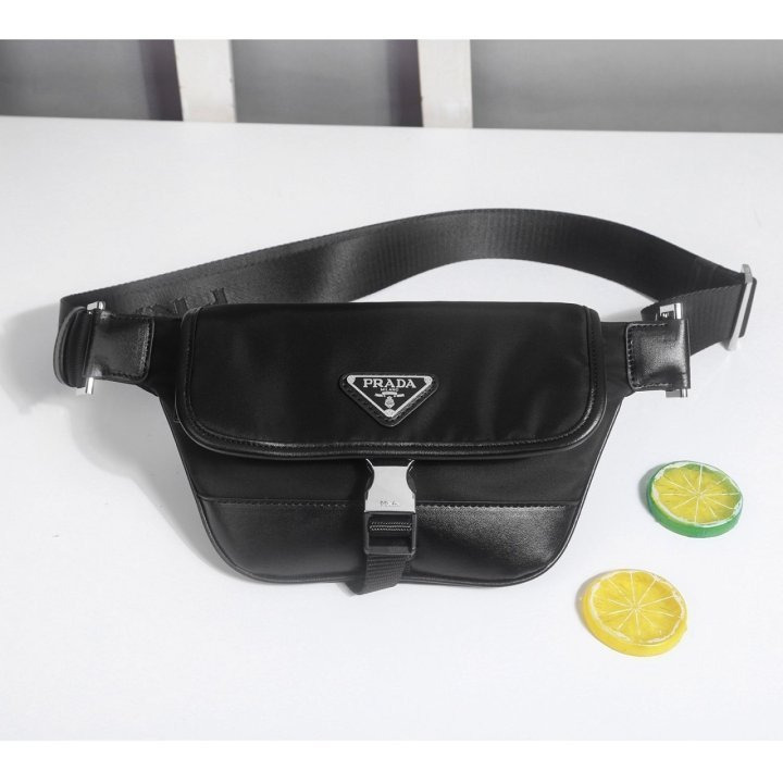 PD 프라다 리나일론 힙색 
