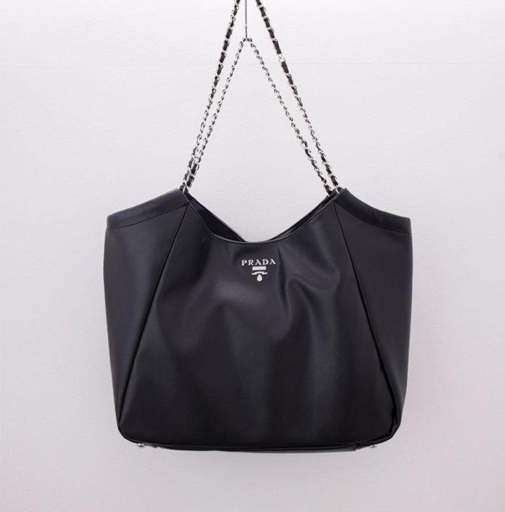 PD 프라다 나파 레더 다운 토트백  