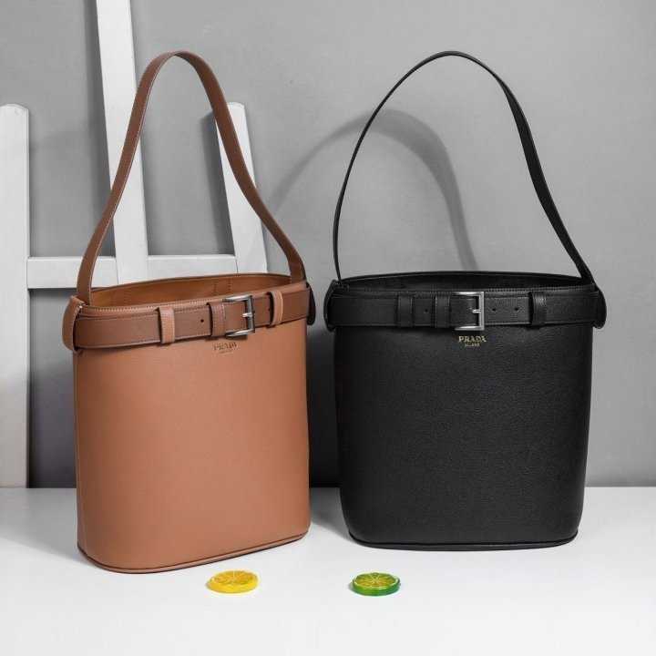 PD 프라다 벨트 버킷백 
