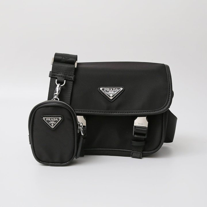 PD 프라다 리나일론 숄더백? 
