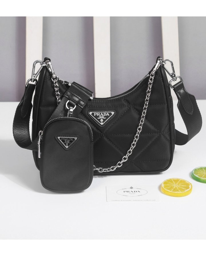 PD 프라다 누빔 테수토 체인백 