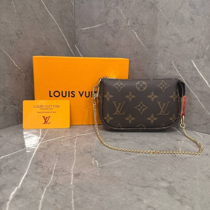 LV 루이비통 미니 포쉐트 악세수아