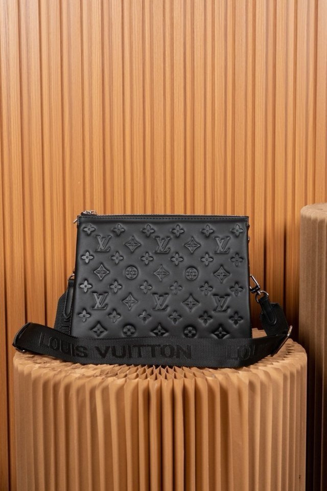 LV 루이비통 고급 쿠상pm 