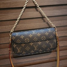 LV 루이비통 아이비 WOC 