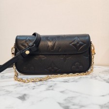 LV 루이비통 아이비 앙프블랙 