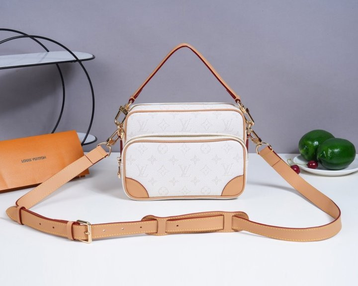 LV 루이비통 메신져 