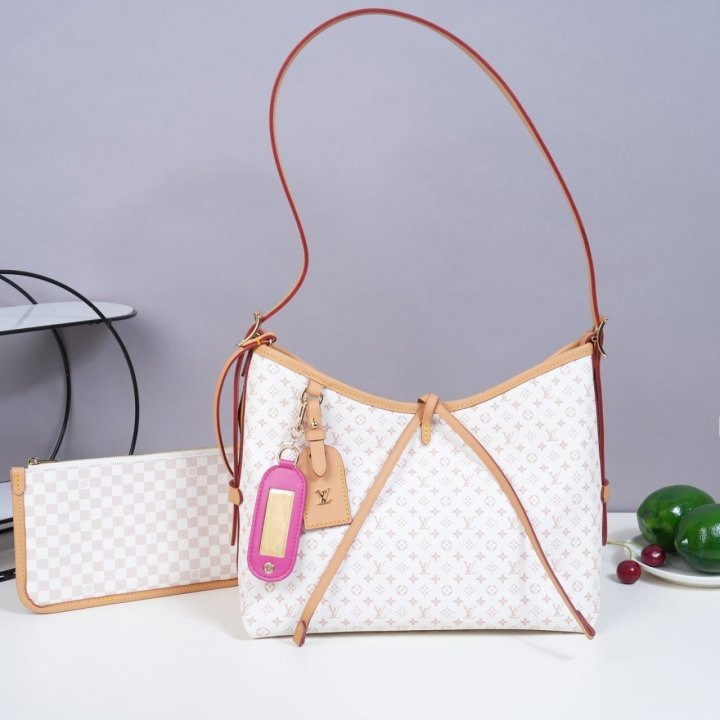 LV 루이비통 캐리올 