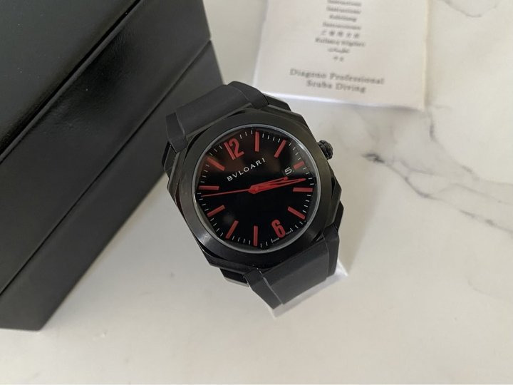 VG 불가리 옥토 울트라 네로 