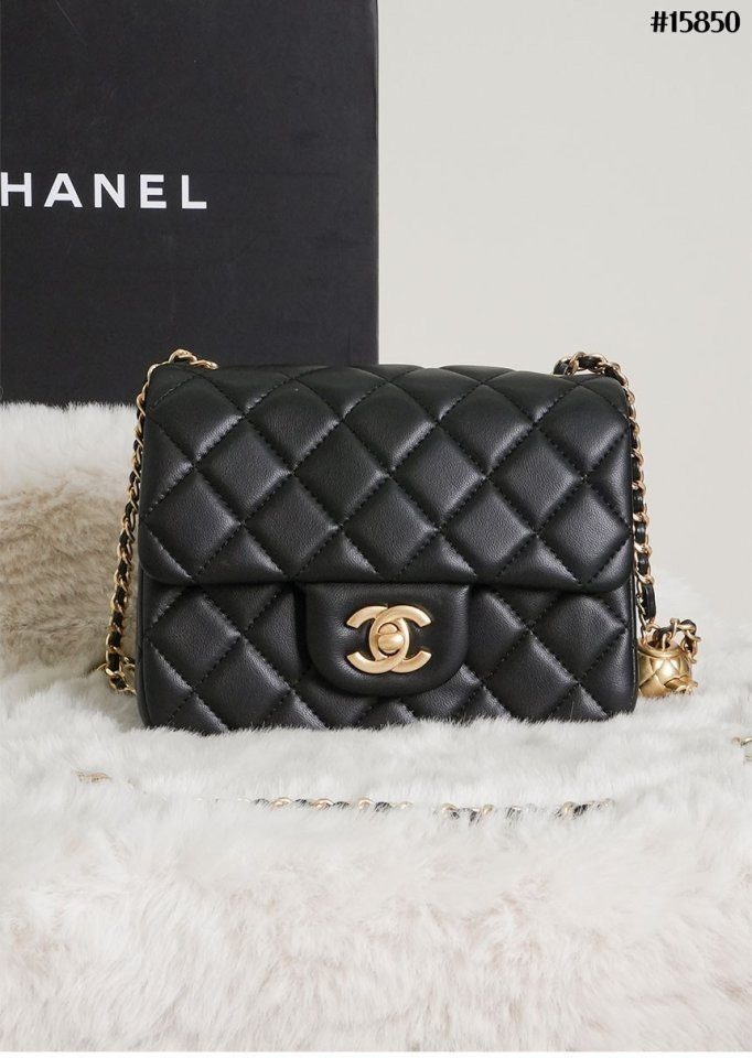 CN 샤넬 클래식 까멜리아 골드볼 쁘띠삭 ? 