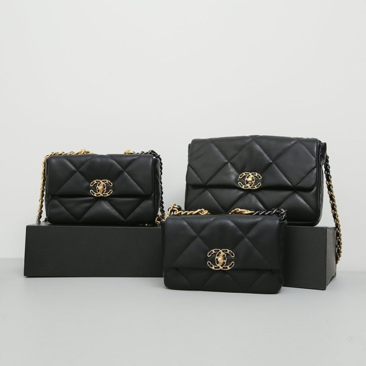 CN 샤넬 골드램스킨 19플랩백 & 제니 핸드백