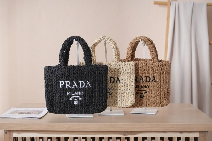 PD 프라다 라피아 토트백