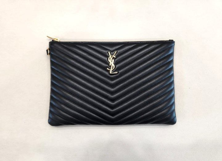 YS 생로랑 [최상급] 마틀라세 소가죽 금장 클러치백 413444 