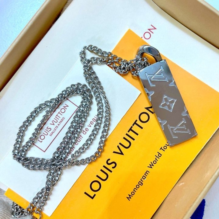 LV 루이비통 롱목걸이 