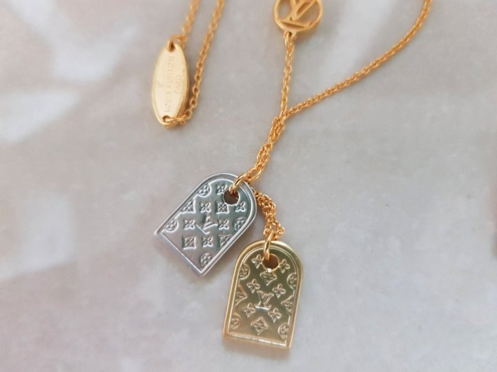 LV 루이비통 화사목걸이 