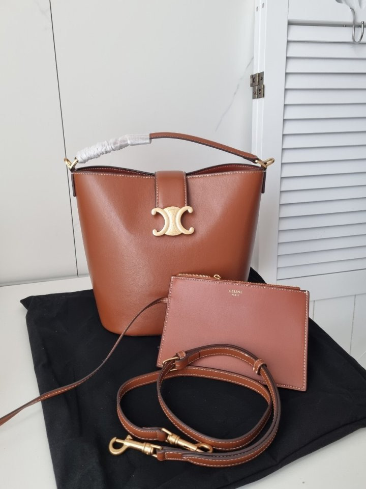 YS 생로랑 루이즈백 미디움  