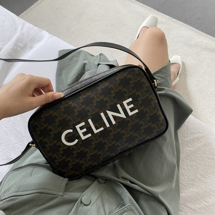 셀린느 트리오페 메신저백  