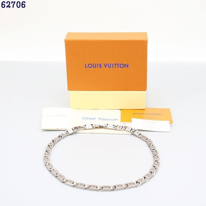 LV 루이비통 M62706 모노그램 타이트 업 목걸이