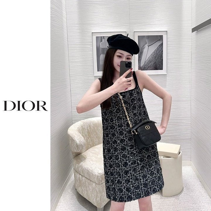 DO 디올 [D] 메트로까나쥬 끈나시 니트원피스 