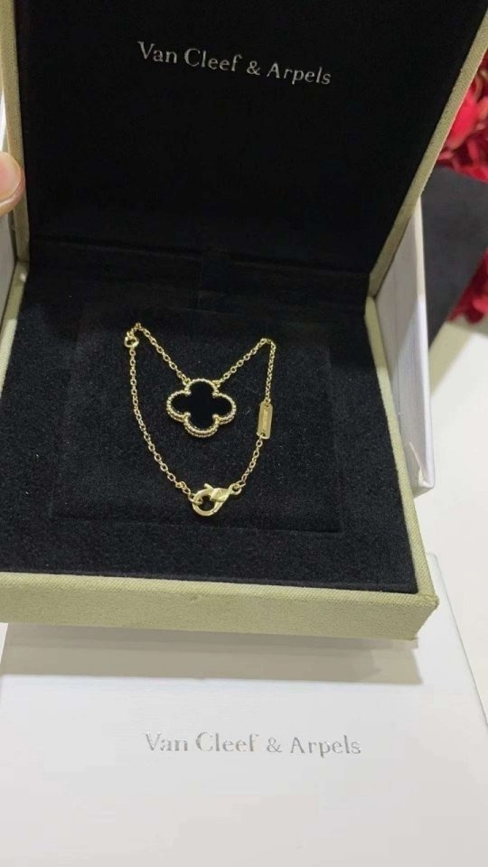 VC 반클리프 알함브라 펜던트 