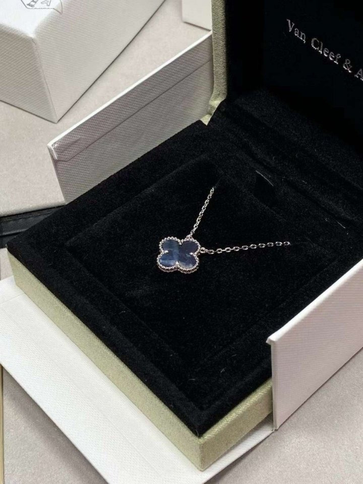 VC 반클리프 알함브라 펜던트 