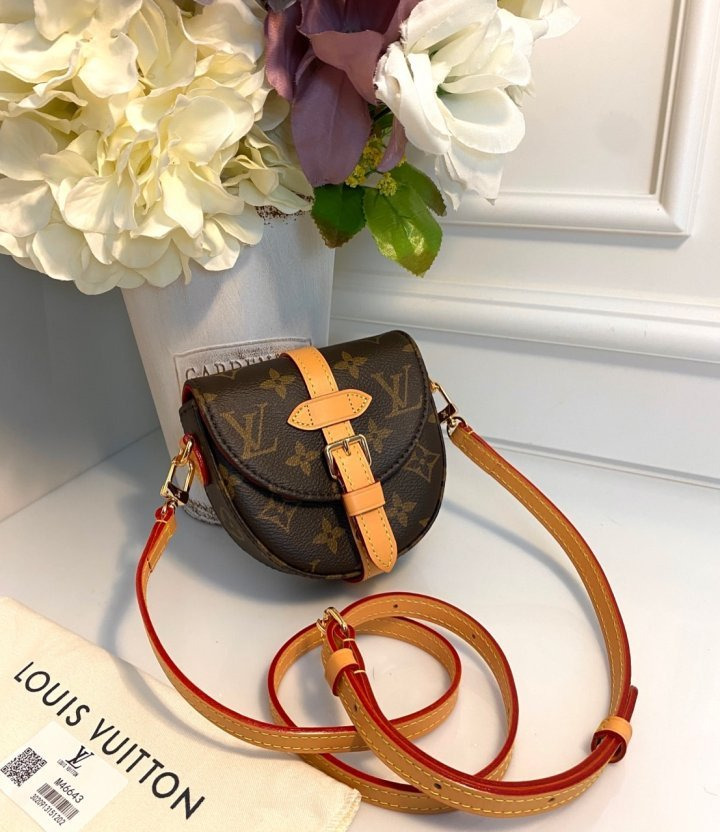 LV 루이비통 마이크로 샹티이  