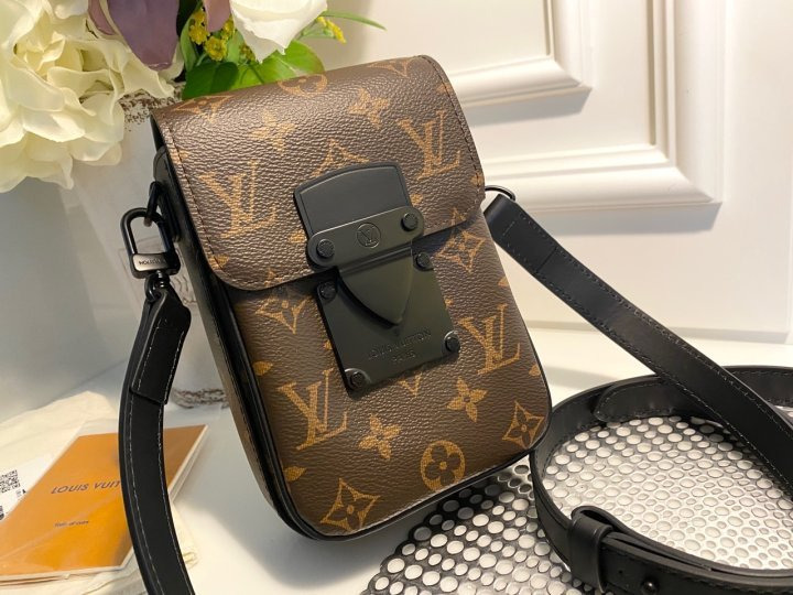 LV 루이비통 S락 버티컬  