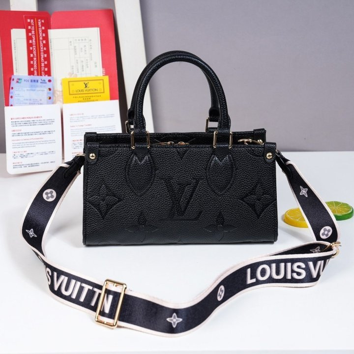 LV 루이비통 온더고 이스트웨스트 