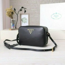 PD 프라다 투웨이 카메라백 (끈2가지) 