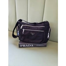 PD 프라다 나일론 포지퍼 패니백 