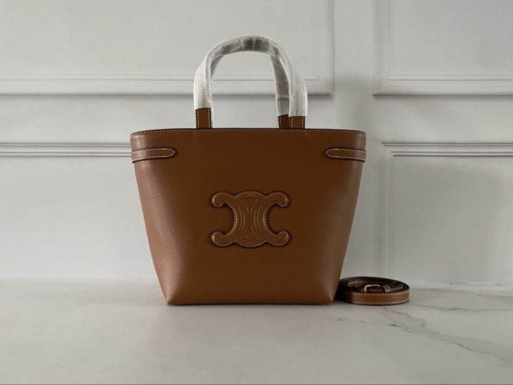 CL 셀린느 미니 카바스 아나이스 퀴르 트리옹프 