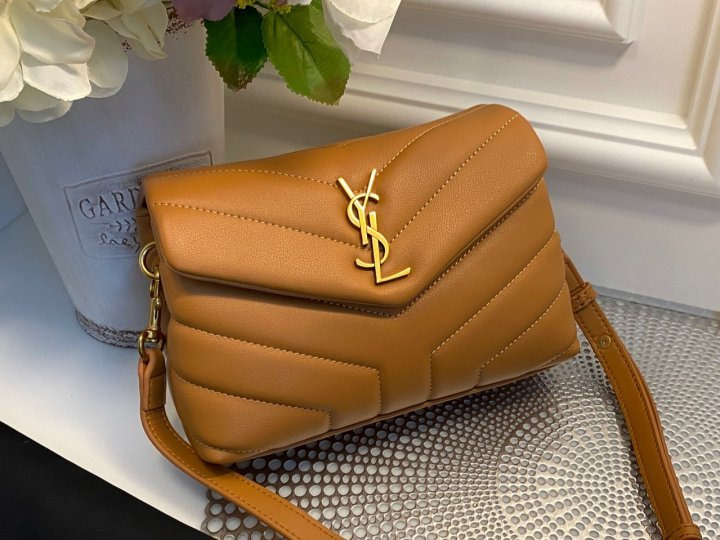 YS 생로랑 루루토이 