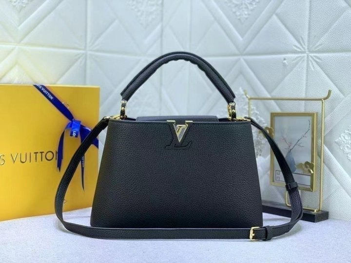 LV 루이비통 카푸신 토트백 대 