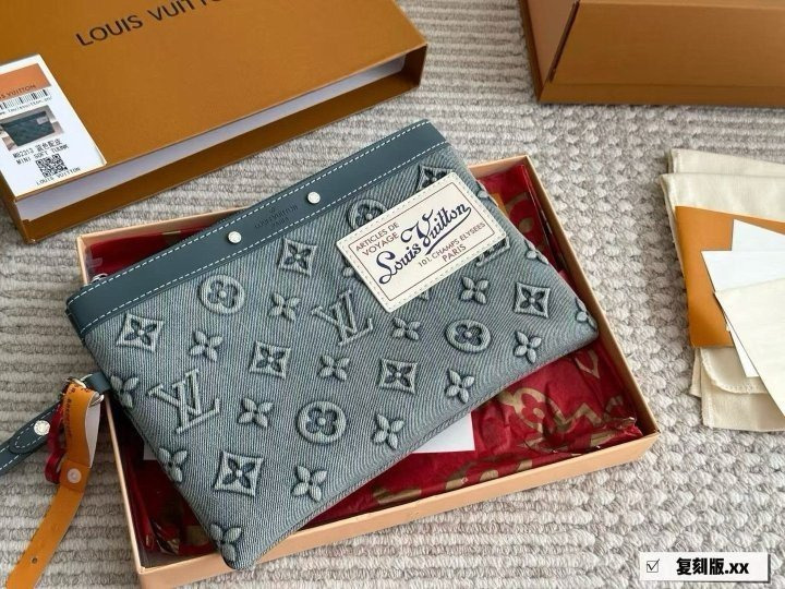 LV 루이비통 데님 포쉐트 투고 클러치 