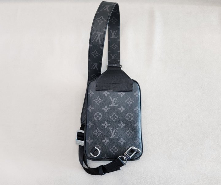 LV 루이비통 [최상급] L 아웃도어 슬링백 M30741 