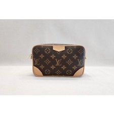 LV 루이비통 [최상급] 2025 L 트로카데로 웨어러블 월릿 크로스백 14058 