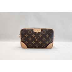 LV 루이비통 [최상급] 2025 L 트로카데로 웨어러블 월릿 크로스백 14058 