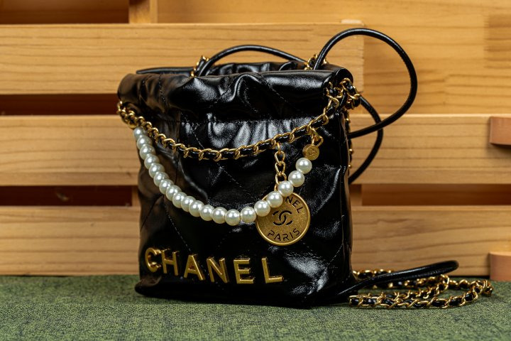 CN 샤넬 22백 펄 미니 