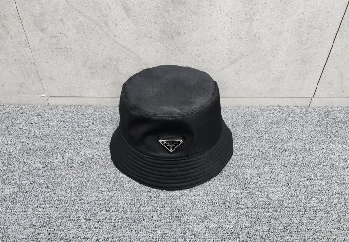PD 프라다 리나일론 버킷햇 