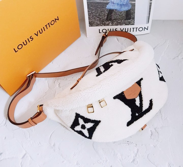 LV 루이비통 시어링 범백 크로스 m23715 고급형 1 