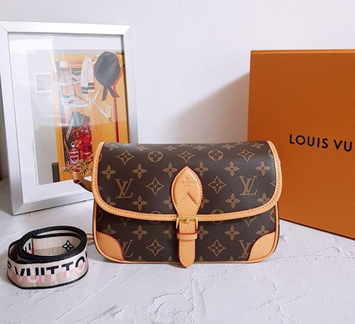 LV 루이비통 [ 고급 ] 다이앤 모노그램 숄더 백 1 