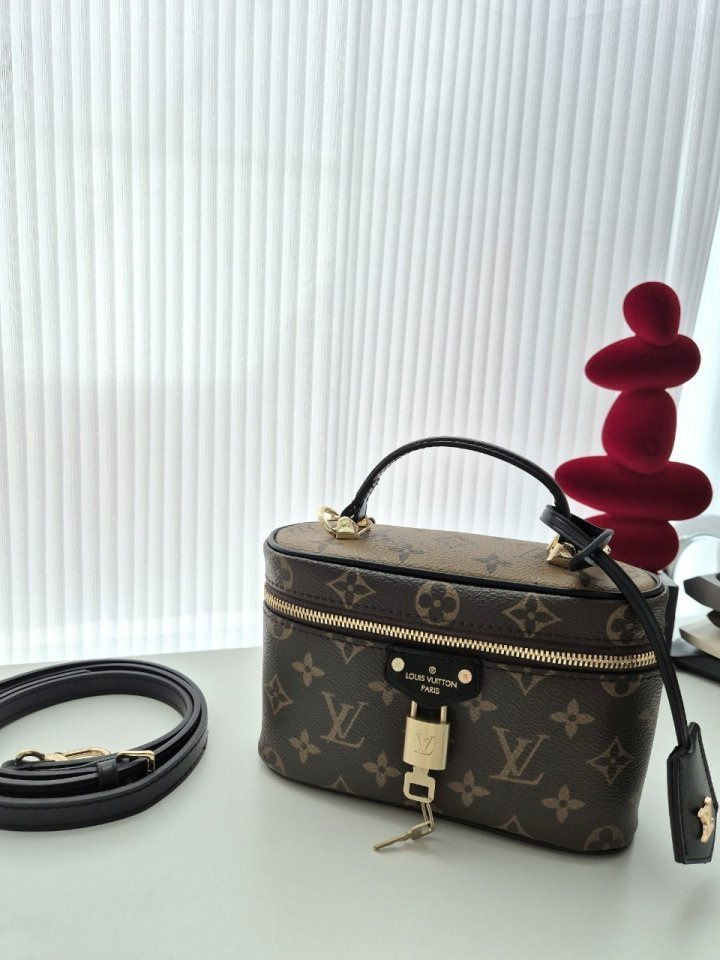 LV 루이비통 베니티 pm