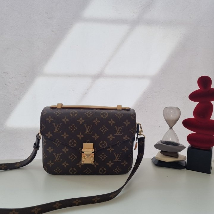 LV 루이비통 포쉐트메티스