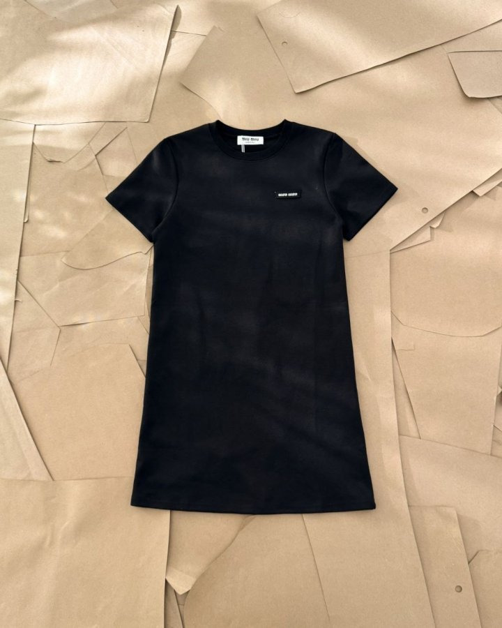 MU 미우미우 25 로고 패치 반팔 원피스 - 수입