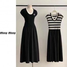 MU 미우미우 [M] 플레인 배색 원피스 