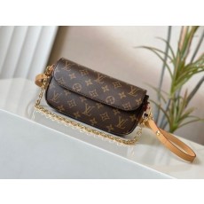 LV 루이비통 월릿 온 체인 아이비 