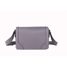 LV 루이비통 고급 타이가 뉴 플랩 메신저백 2 