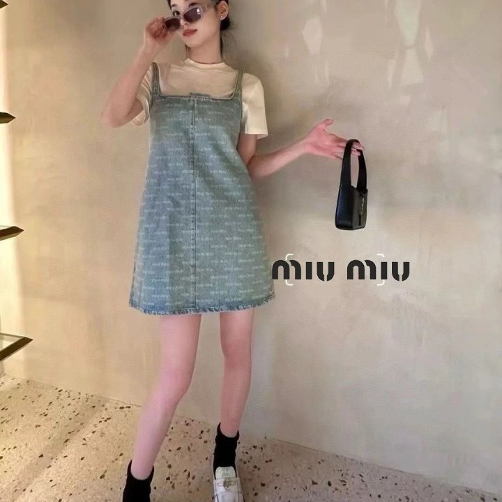 MU 미우미우 레터링 패턴 데님 민소매 원피스티 