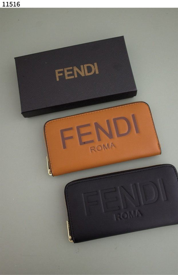 FD 펜디 로고 지퍼 카프스킨 장지갑  